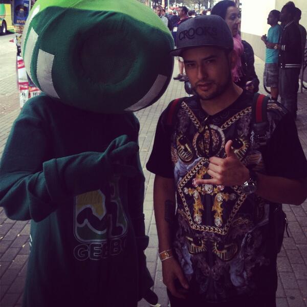 KushMusic's tweet photo. #wheresgeebo found Geebo and I'm goin to Hawaii with him http://t.co/iGQUsl0PTl