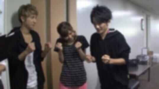 N___Tkhr's tweet photo. .

.

.

　　　 　　逢い對　と　想う　理由

.

　　AAA　　　.　　NSJM

.

　　　　R

　　　　　　　　↘︎

　　　　　　　　　　　　遭

.

　　　君に　「　恋　」　仕手る　所為

.

.

. http://t.co/Y7vFvqinBm
