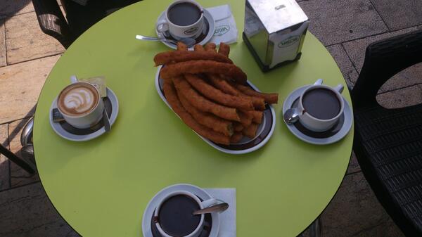 VictorMercader9's tweet photo. Its gordos time con @kikemoliner @IsabellaZgz @Lauritta12 http://t.co/n5wIqFuhbx