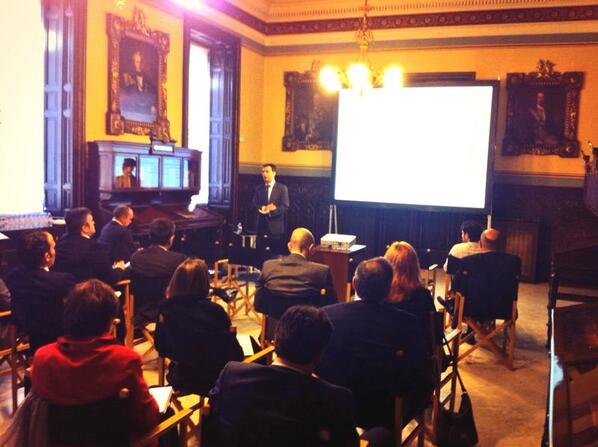 Clara_Lucia_M's tweet image. Siguiendo el evento  #PureApplication  #IBM gracias a @mosquera83