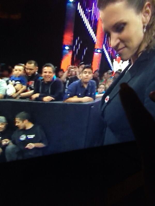 JurdiJD's tweet image. I was on tv yo #famous #SigningAutographs