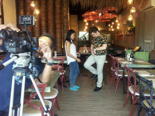 Hallo tweps Tim Hidden lg shooting di Hawaiian nih..penasaran? Ttp tonton @MNCFood_Travel <a href="/desydas/">Desy Ary Sandy</a> @rengganizsBS