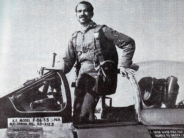 SenatorTalha's tweet photo. Remembering Muhammad Mahmood Alam on his death anniversary. One of the great treasures of Pakistan. http://t.co/gulyW9LMEf