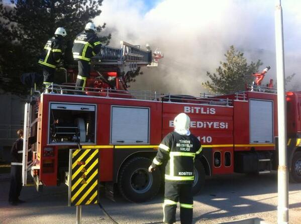 BitlisItfaiye's tweet photo. Kazasız, Belasız ve Yangınsız Hayırlı Günler Dileriz. http://t.co/3myyf4K0CC