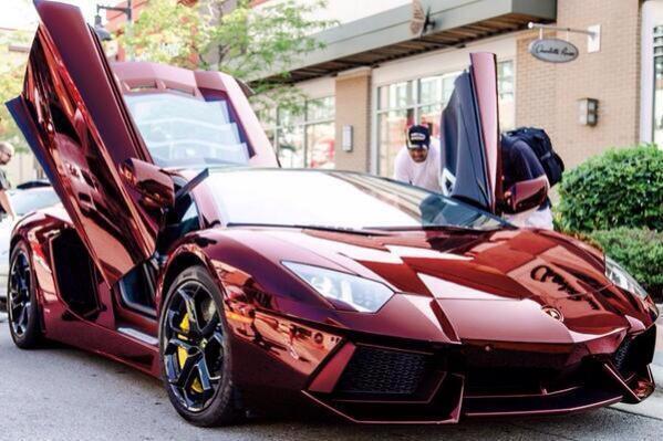 Фотки самой крутой. Lamborghini reventon 2020. Ламборгини венено. Гиперкар девил сикстин. Золотой бугатти ламборджини.