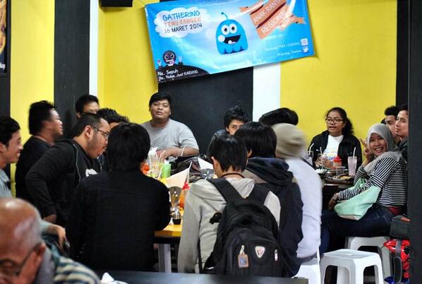 Karang_Kaskus's tweet photo. Beuuh, Rame nian ini kemaren, Itu yang sadar kamera IDnya apa yah  #malus | @kaskus @KaskusBandung http://t.co/dHLOSBekfh