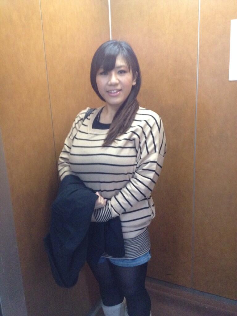 エベレストAVモデル事務所公式 on X: 今日も 爆乳市來あやかちゃんと 営業周りです！ なにやら 密かに人気急上昇だとか！  http:t.coL5dimAGKtE  X