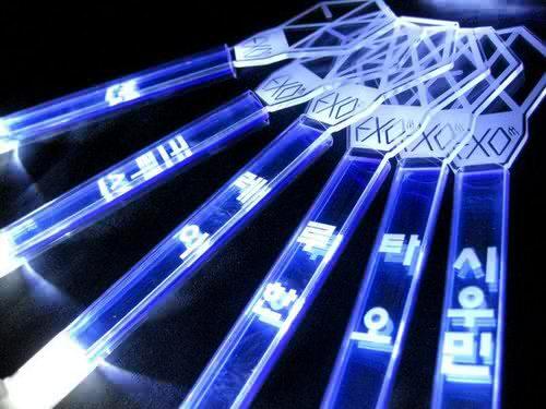 SMTOWNINA's tweet photo. 2nd Winner: EXO's unofficial lightstick http://t.co/qPjryhd0I2