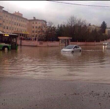 emin_ekmen's tweet photo. Bu foto başka yerde olsa sorumluları istifa ettirir. http://t.co/Uu5Lqac1Ye