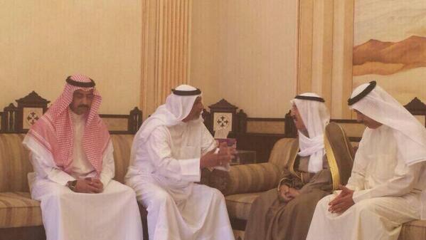 صاحب السمو حفظه الله
    يقدم واجب العزاء 
       لحمود فليطح