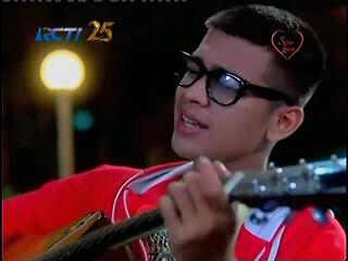 Tiap hari gak bosen"nya liat ka <a href="/wafdasaifan/">Wafda</a> , ka bales dong penasaran banget sama lagu ini judulnya apa ??