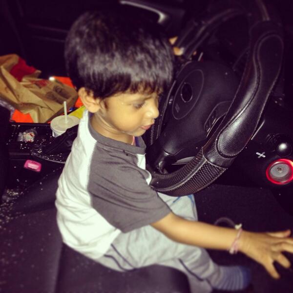 hinapatel88's tweet photo. #littleboytryingtodobigthings #Subaru #daddycar #car #imonly3 http://t.co/aTjQOXalsM