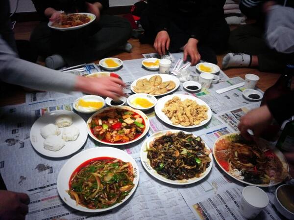 77880592's tweet photo. 남자들만의 집들이 http://t.co/NhKW3lObnv