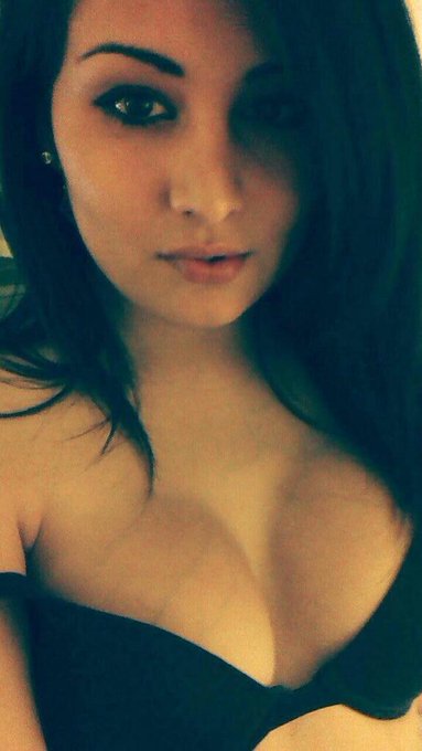 Posting pictures for you all finally xx ❤️ http://t.co/pUmiabbYqD<a href="/tag/hungover"class="tags"><span>#hungover</span></a>