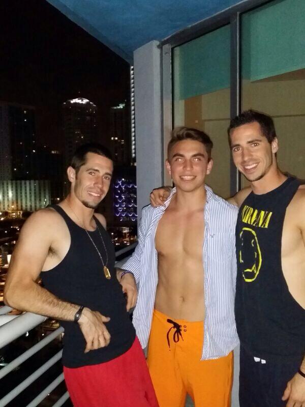 NickGomez_12's tweet image. With the Genaro brothers at our penthouse 😍💸 #OneMiami