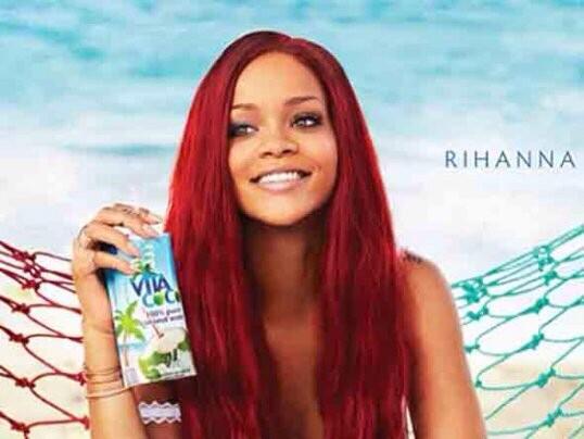 LiquidofLife's tweet image. Rihanna drinking 100% pure coconut water #hydrateup#goodalternative