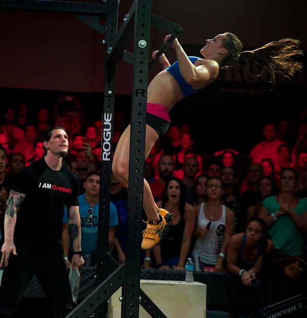CrossFitGames's tweet photo. 14.2 Score Update: @CamilleLBaz is the women's leader worldwide with 404 reps completed (unofficial). #CrossFitGames http://t.co/VU5RSeUKt3