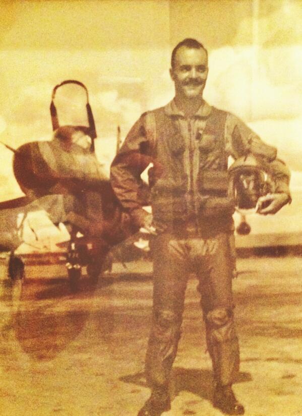 Happy Birthday to one of the many heroes of our country and my Grandpa ❤️  #airforce #distinguishedflyingcross