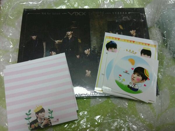 wjdghs165's tweet photo. @croWOON_LEO 집에왔는데 엄마가 택배왔다고해서달려갔는데 태긔오빠가땋!!♥♥♥♥완전 감사히잘받았습니다♥ 스티커완전귀여워서 기절할꺼같아요 진짜진짜 감사하고 앞으로도 예쁜태긔많이 보여주세요~♥♥♥♥ http://t.co/bfFkrOb8Ok
