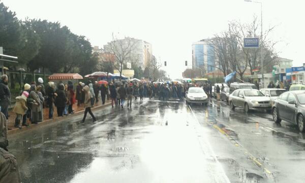 #BerkinElvanÖlümsüzdür Halk Okmeydanı hastanesine akıyor...