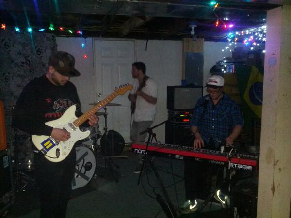 Kaddisfly_HGOS's tweet image. Can&apos;t wait to see what #HGOS has in store for us, it better not be a freaking EP!  We want full length.