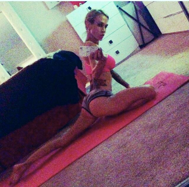 Watching #topgear doing yoga waiting for some weed? http://t.co/I9piYN3z31