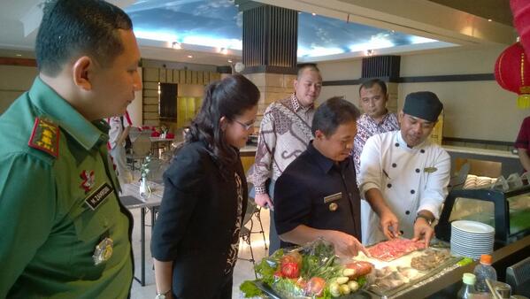 RahardjoZaini's tweet photo. Tinjau menu ODNR di Bumi wiyata hotel http://t.co/mqn0WNDRnP""