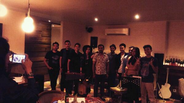 yondas's tweet photo. BRunomars singerz cheese #WelcomingMars #simPATImusik @AkustikAsik @simPATI http://t.co/Qvzc02X1hV