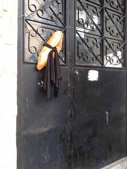 #HoşçakalBerkinim Okmeydanı'nda bir kapı önü