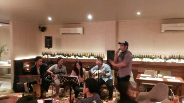 yondas's tweet photo. Brunomars wannabe #WELCOMINGMARS #SIMPATIMUSIK @AkustikAsik  @simPATI http://t.co/h3dvk6Ttim