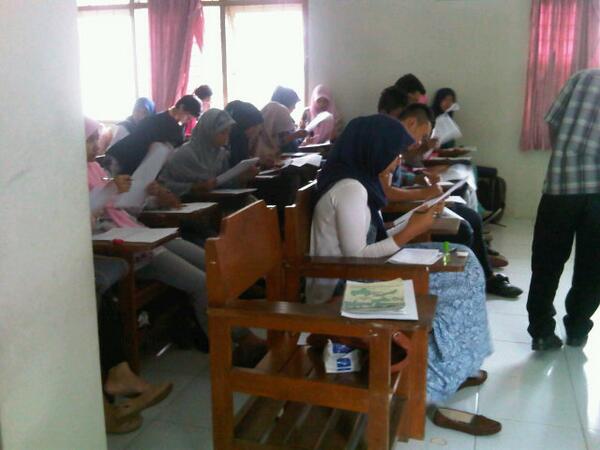 Midterms Gedung&amp;Tata Ruang Perpustakaan 1103'14 @S_restu17 <a href="/ragiliasukamto/">Sema Ragilia F</a> <a href="/anis_ismanu/">Aniies</a> <a href="/prasetyaibnu/">ranger merah</a> @ezzycorpse__