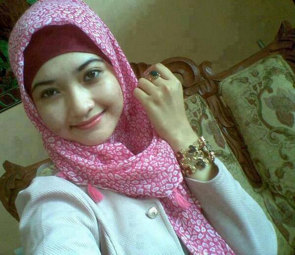 PakIndianHotGir's tweet photo. <http://t.co/bozaNPwIJT> http://t.co/r2kFKUOC6e