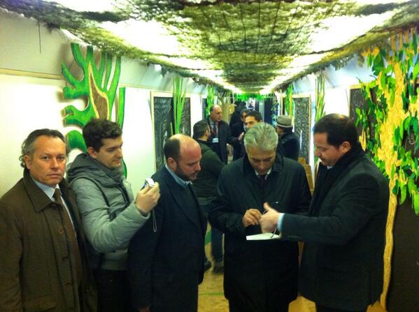Anche il presidente della <a href="/Regione_Abruzzo/">Regione Abruzzo</a> <a href="/giannichiodi/">Gianni Chiodi</a> è venuto in visita al <a href="/TrenoVerde/">Treno Verde - Legambiente</a>