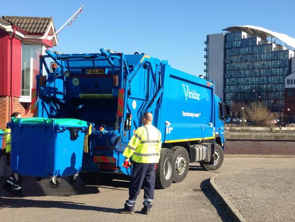 Gr8 weather in Manchester, out capturing how @ViridorUK collection crews are the first step in #transformingwaste