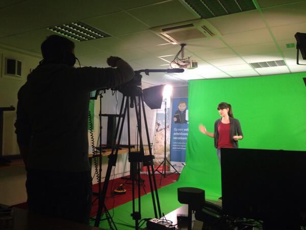 Dagje filmen <a href="/Velten_/">Velten</a> met acteurs! Onze filmdirector @daanoetenter druk aan het werk. #greenscreen