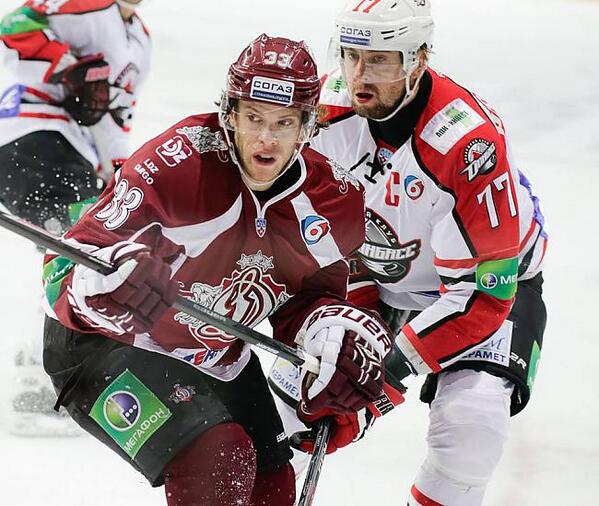 AZBoulings's tweet photo. Nākam atbalstīt savējos 19.15 Hokejs: Rīgas "Dinamo" - Doņeckas "Donbass" Uz lielā ekrāna! @AZBoulings http://t.co/Kd3VEQwenE
