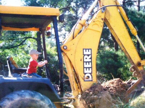 Rochachaa's tweet photo. Bigboy @ 3 yrs old running the backhoe :) http://t.co/GAPqqaJahi