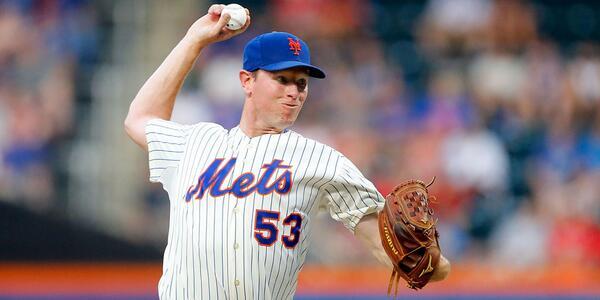 LasMayores_MLB's tweet photo. ¡Feliz 28vo cumpleaños al lanzador derecho de @LosMets, @jeremy_hefner53! http://t.co/TvAkbmMuBD