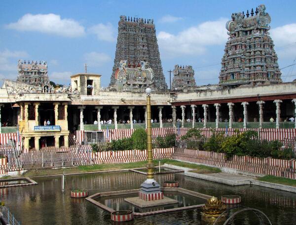planmyhoneymoon's tweet photo. the real architecture of south #India. #meenakshi temple #madurai #india #IESEGsmm #travel http://t.co/4EVgD9BnOM