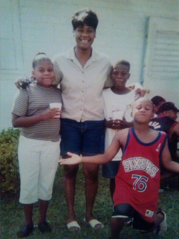 treacrowder's tweet photo. @InfamousKiaraa_ ha look what i found in my old things at my moms...lol http://t.co/8LNDCRreAB