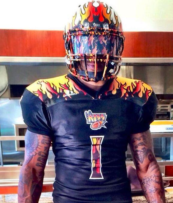 bristeinkamp's tweet photo. “@espn:The @LAKiss_AFL has a new uniform. Even w/o a giant KISS tongue, it's crazy looking http://t.co/c9hkoYfy4D” @Moses_Alipate12 #JEFFY!