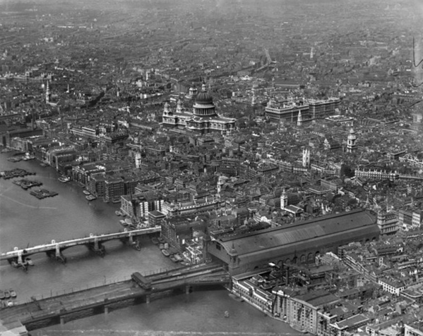 historicalLDN's tweet photo. 1921. City of London. http://t.co/Gr5oIipCCi