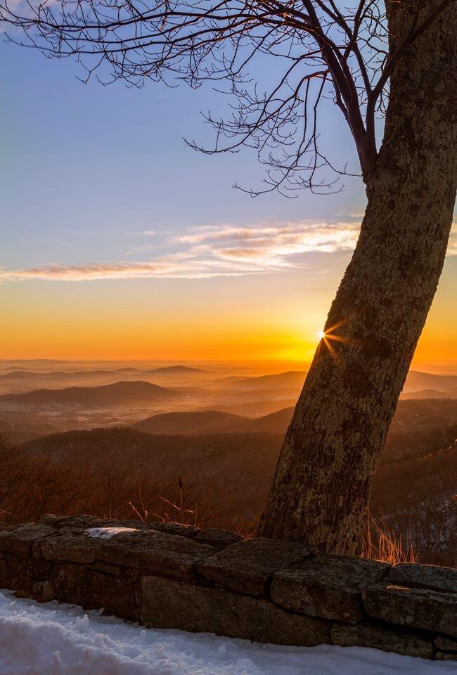 US Dept of Interior Tweet: Beautiful #sunrise over @ShenandoahNPS last weekend. #Virginia #travel #nature pic.twitter.com/T2sEgczGsz