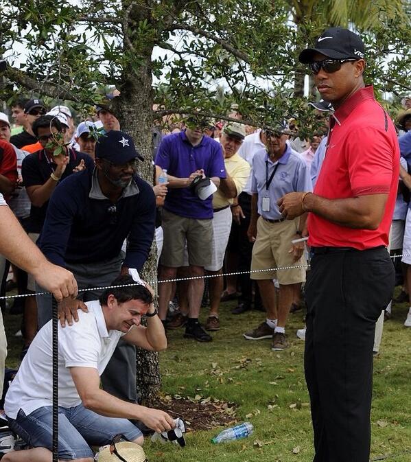 totalfratmove's tweet photo. Giving zero fucks about injuring a guy in jorts. #TFM http://t.co/hfhyxkbUOy