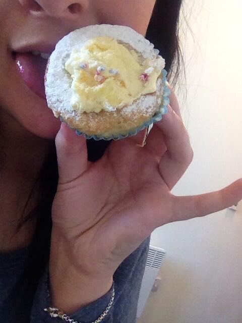 schreudsss's tweet photo. Love it when Liv's parents come round - I get treats 😋 http://t.co/OzahfOlga0
