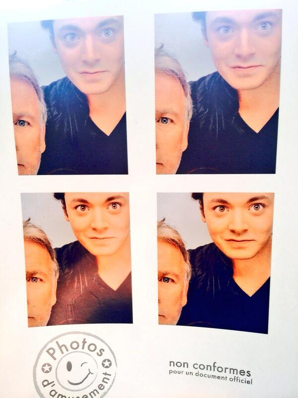 kevadamsss's tweet photo. Aujourd'hui @dubosc_franck a découvert le PhotoMaton ... Bon... Bah c'est pas gagné !! 😃😄 #Fiston #Demainnn http://t.co/i8THxU26sT