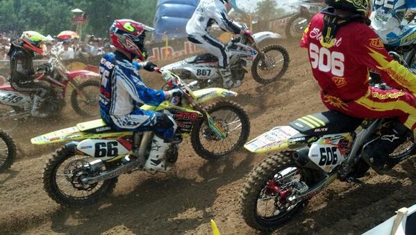 allthingsmoto83's tweet photo. Picture of @Jason66Thomas during the start @MillvilleSCMX in 2012 going by the mechanics area. photo cred @ryanmosch http://t.co/c4oUf1U8ho
