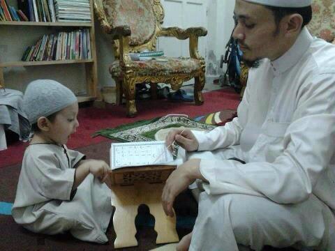 mohmad_alnoms's tweet photo. ما أروع هذه الصورة.. 
وكم منا مقصر في فعل ذلك !! http://t.co/DpqIqkBjGM