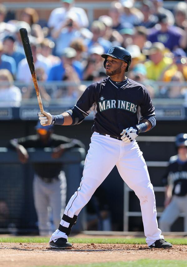 Mariners's tweet photo. .@RobinsonCano's unique bean routine kept his swing sharp while sidelined. More: http://t.co/CFIPhrFHQt http://t.co/fB5LWWOYnT