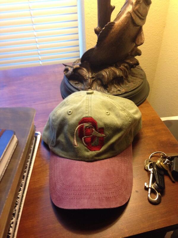 DUHCOU's tweet photo. RT for chance to get one of the 5 free hats http://t.co/uxzfmMOcMN